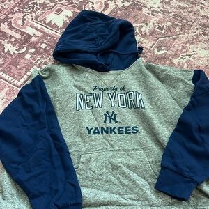 New York Yankees Women’s Hoodie Sweatshirt